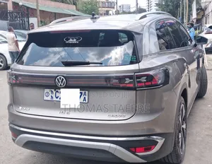 Volkswagen ID.6 2022 Gray