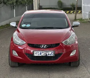 Hyundai Elantra 2013 Red
