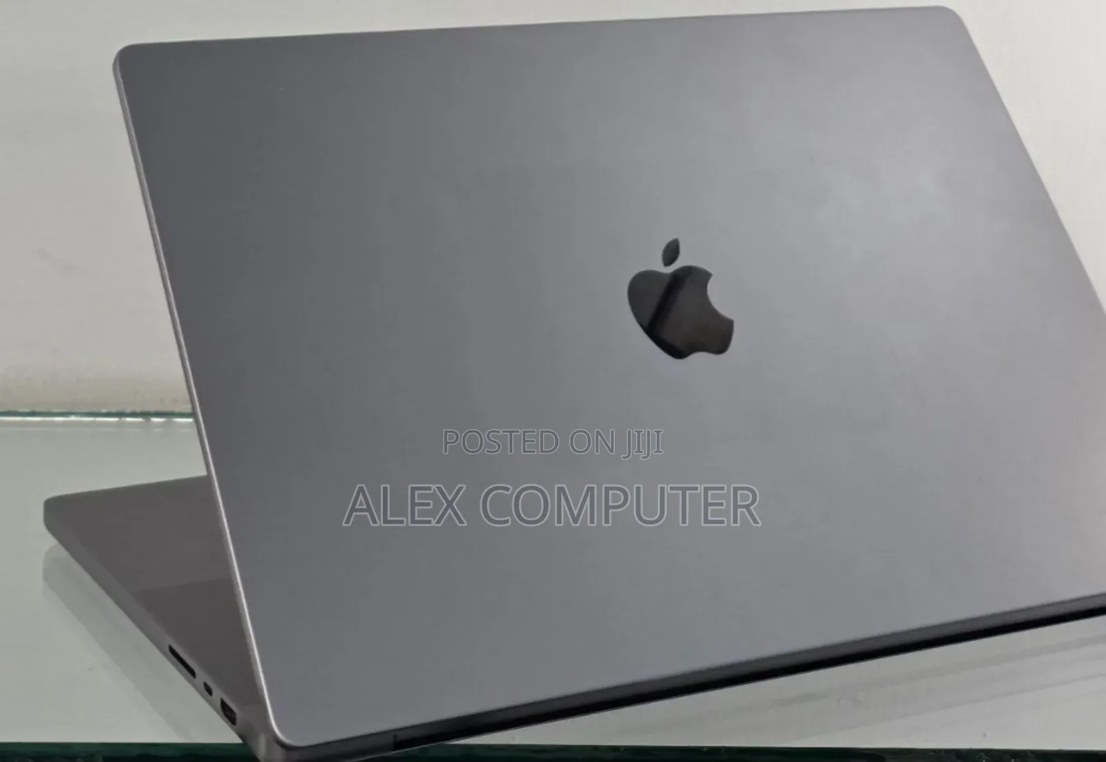 New Laptop Apple MacBook Pro 2023 M2 16GB Apple M2 SSD 512GB