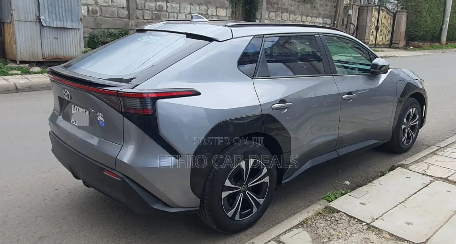 Toyota bZ4X 71.4 kWh AWD 2023 Silver