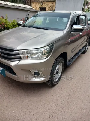 Toyota Hilux 2017 Gold