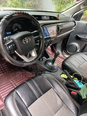 Toyota Hilux 2017 Gold