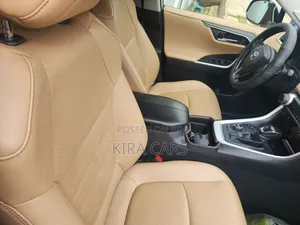 Toyota RAV4 2021 Green