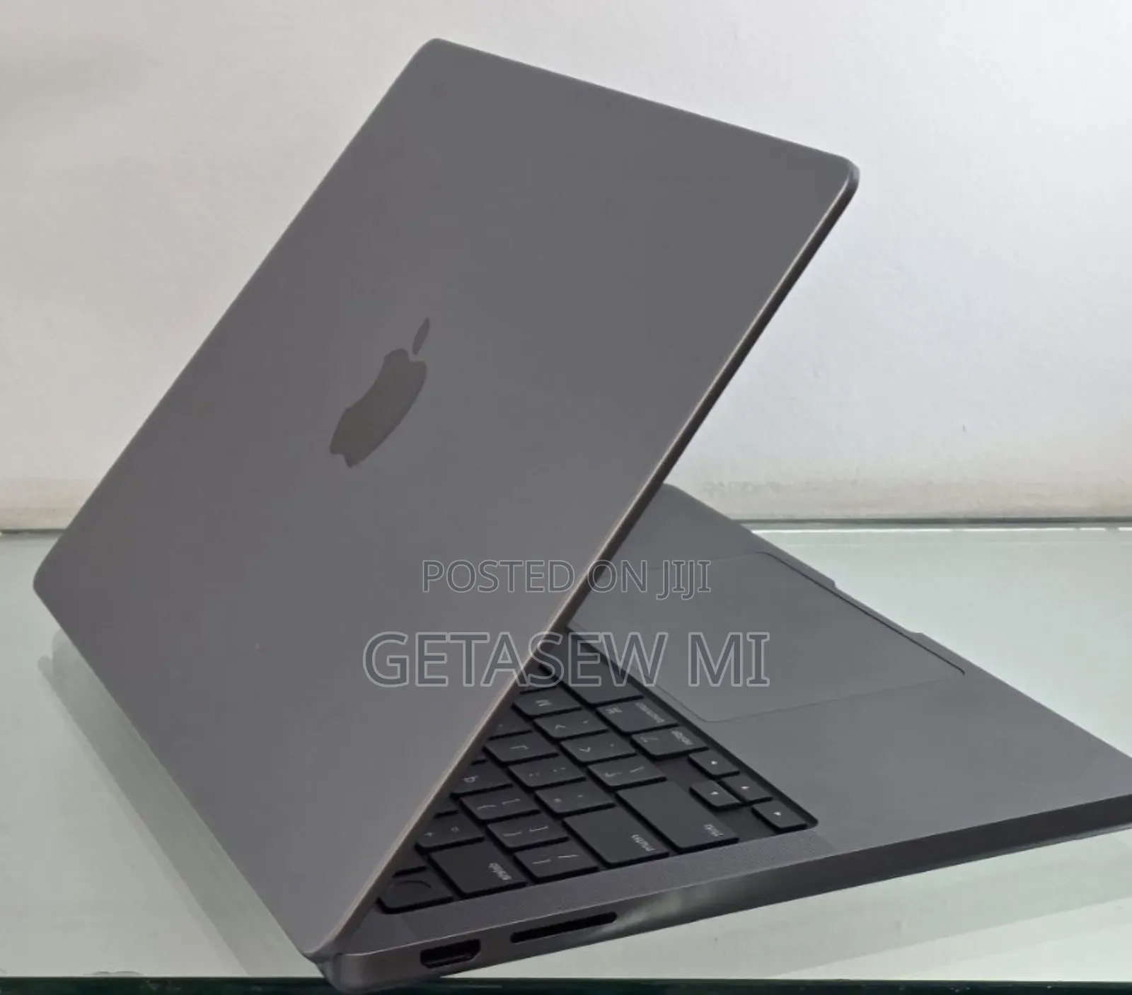 New Laptop Apple MacBook Pro 2023 M3 14-Inch 8GB Apple M3 SSD 512GB