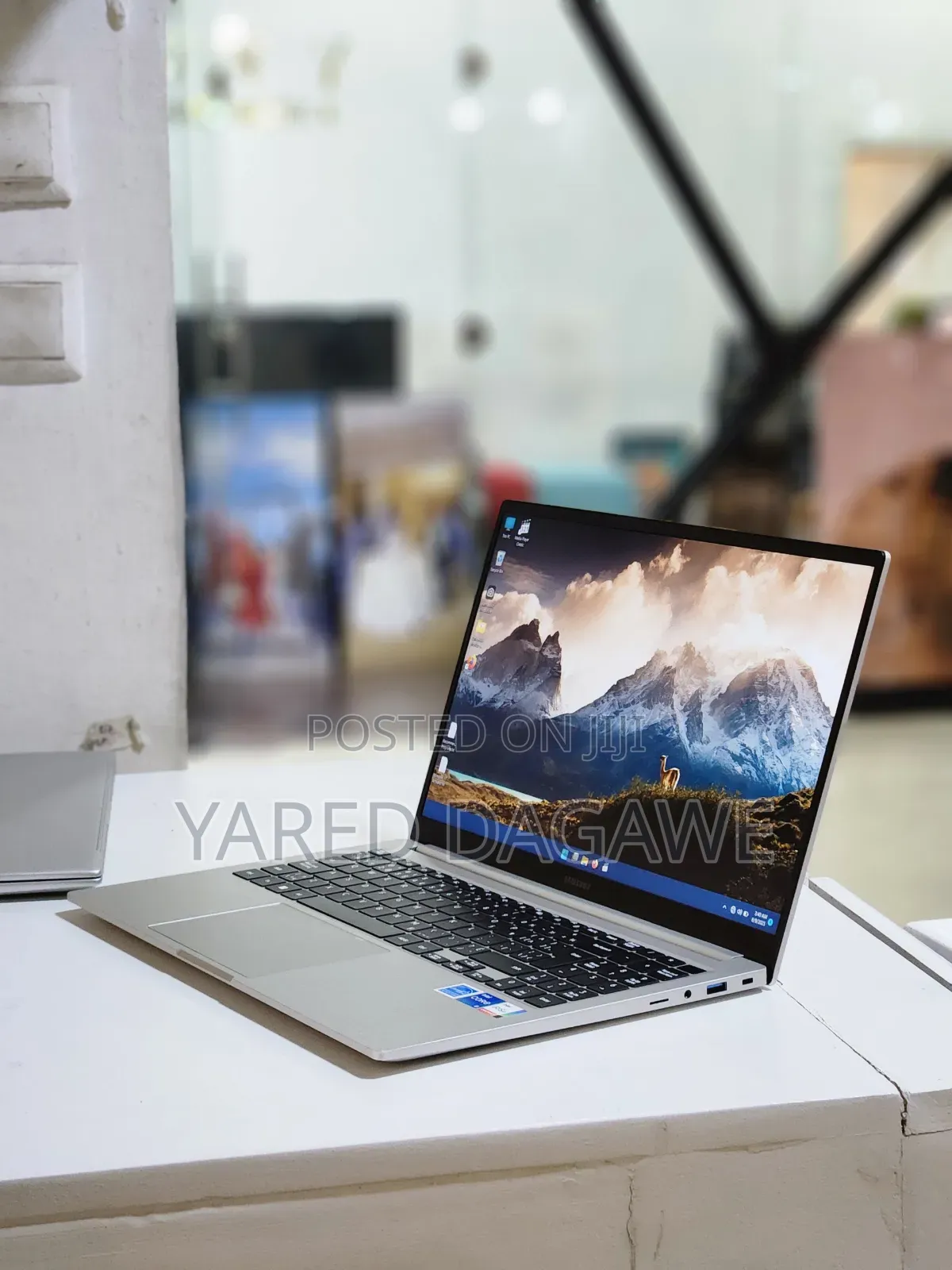 New Laptop Samsung 8GB Intel Core I5 SSD 256GB