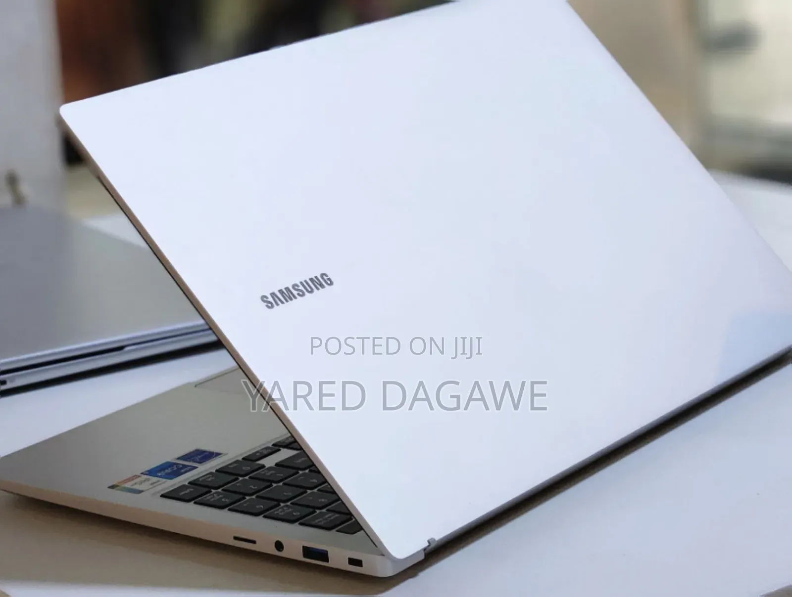 New Laptop Samsung 8GB Intel Core I5 SSD 256GB