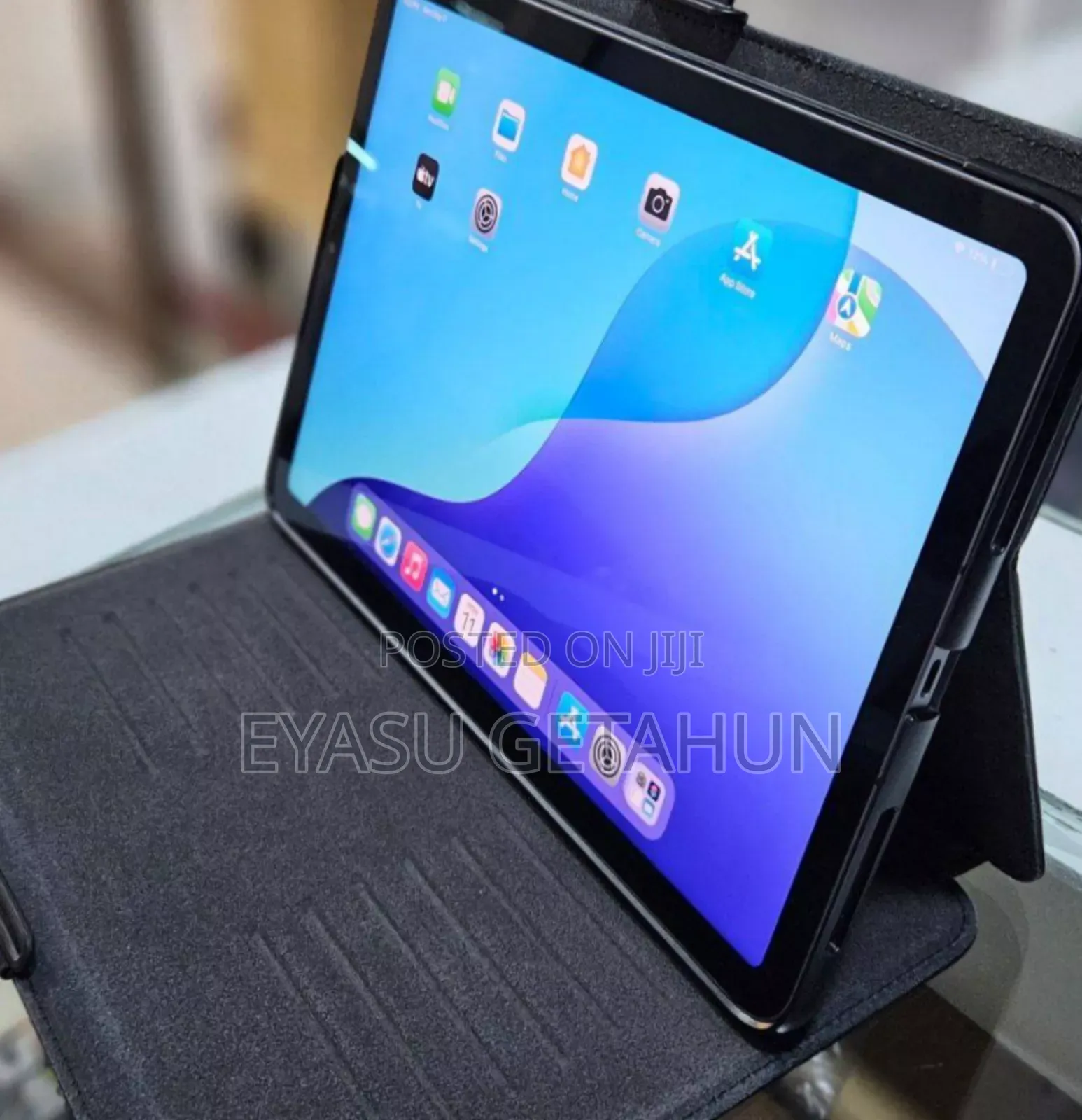 New Apple iPad Air 64 GB Black