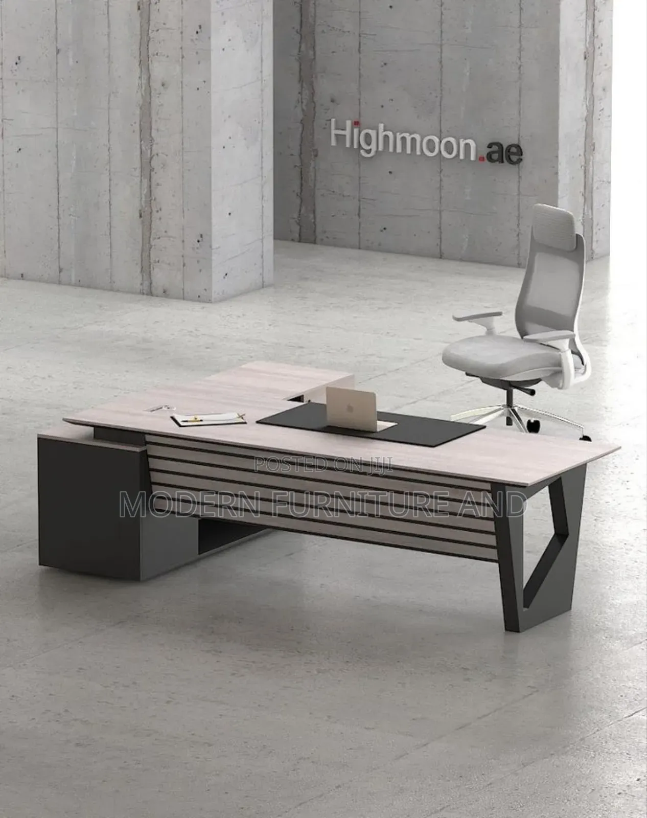 Stylish Managerial Table for Your Workspace