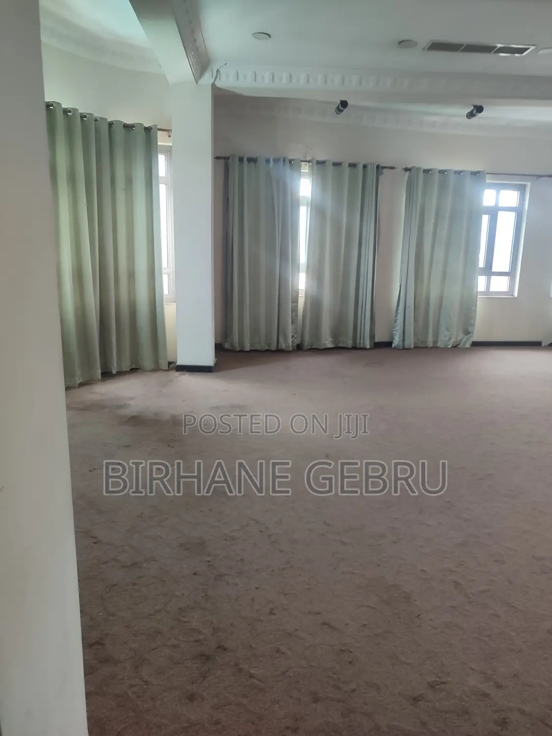 Space Luxury Apartiment Rent for Office