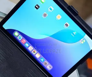 Photo - New Apple iPad Air (2022) 64 GB Gray