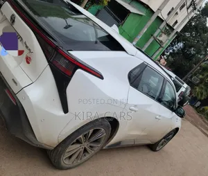 Toyota bZ4X 2024 White
