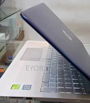 Laptop HP Pavilion 15 8GB Intel Core i7 HDD+SSD 1.5T