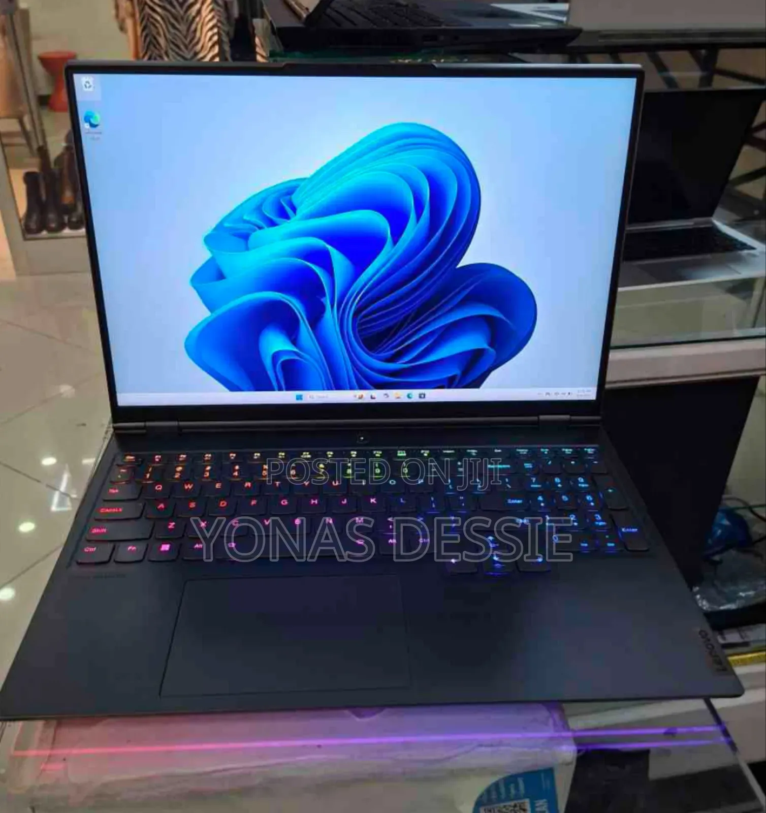 New Laptop Lenovo 16GB AMD Ryzen 9 SSD 1T