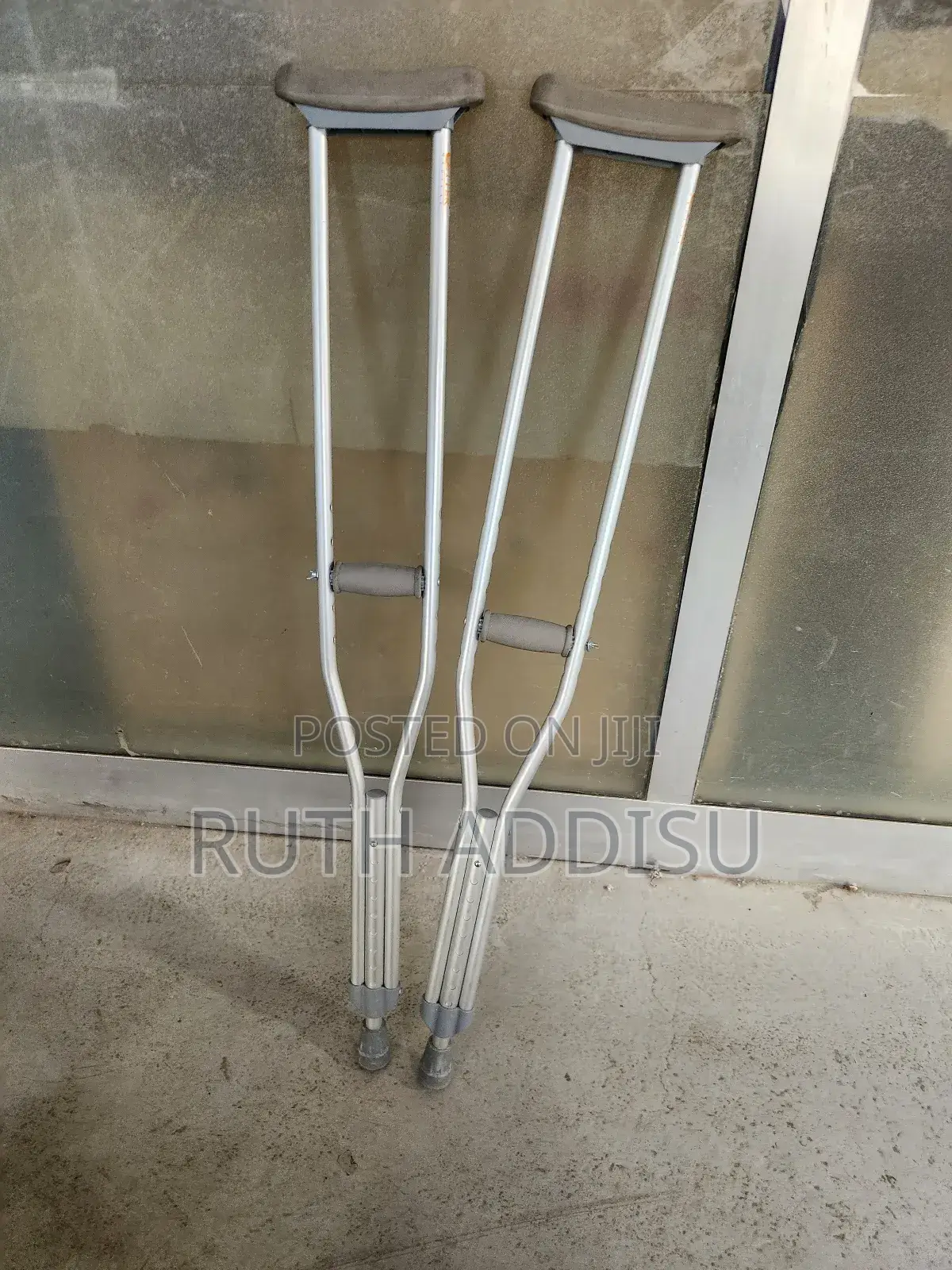 Axillary Bilateral Crutches段及medical Crutches New桔了crutches
