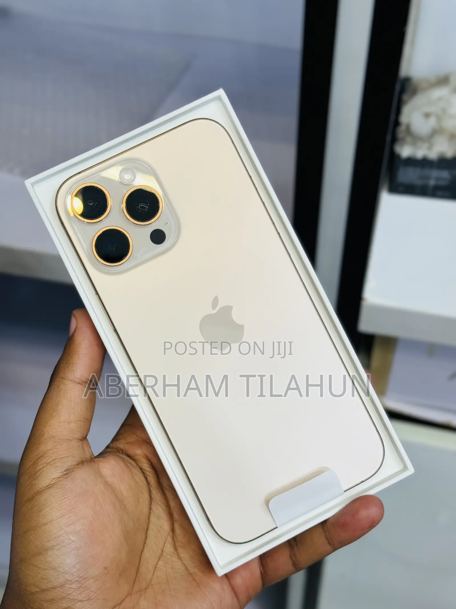 New Apple iPhone 16 Pro Max 256 GB Gold