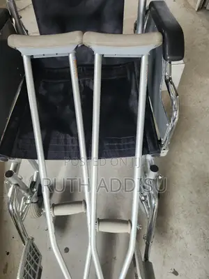 Photo - Axillary Bilateral Crutches成功brand New Walker长了 Crutches