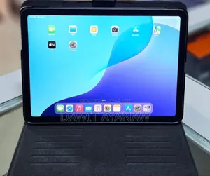 Photo - New Apple iPad Air (2022) 64 GB Silver