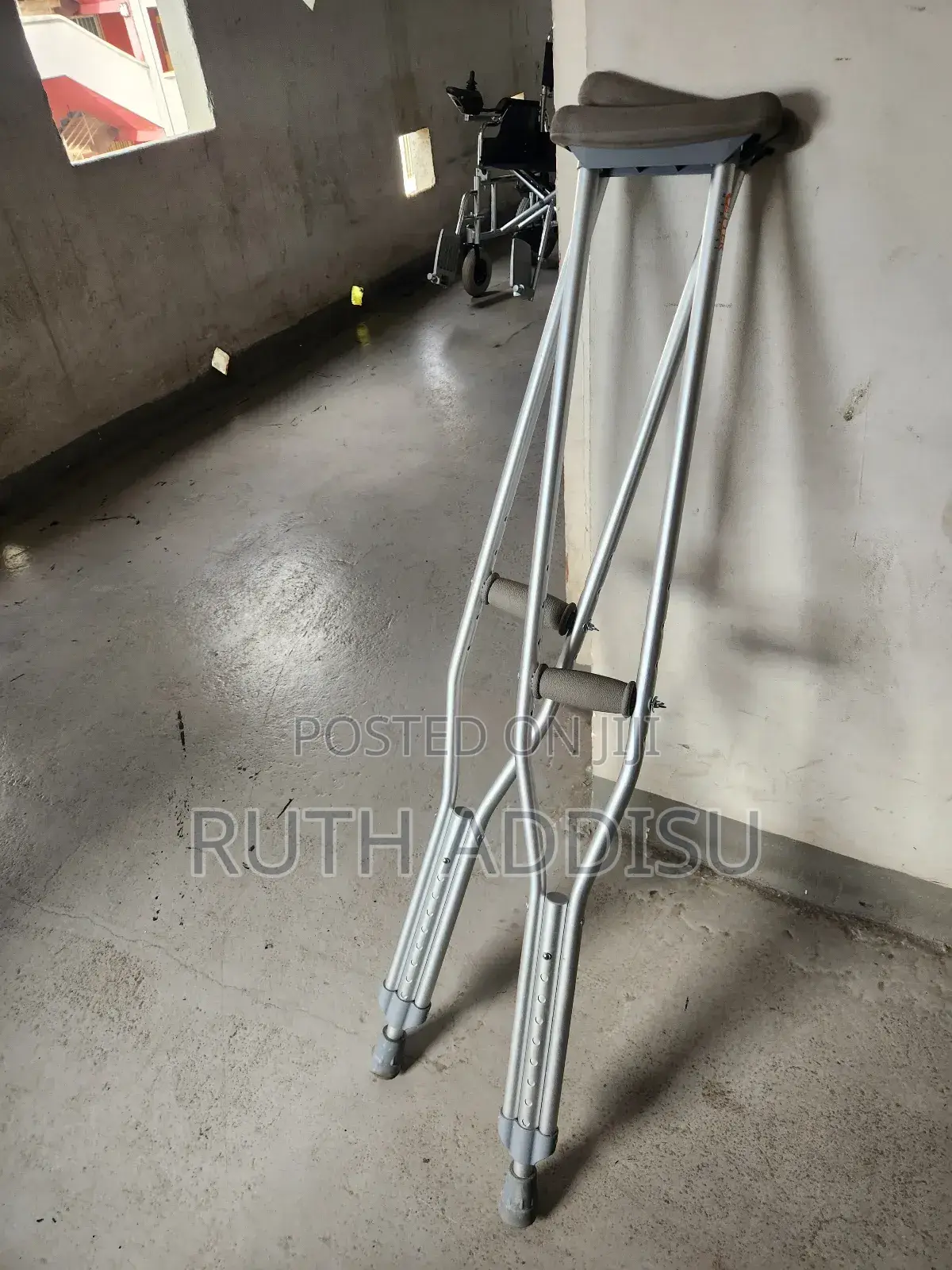 Crutches製品axillary Bilateral Crutches南京crutches築成crutches