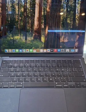 Photo - New Laptop Apple MacBook Air 2023 M2 8GB Intel Core M2 SSD 256GB