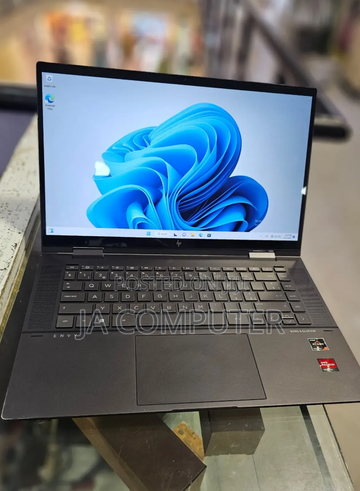 New Laptop HP Envy X360 16GB AMD Ryzen 7 SSD 512GB