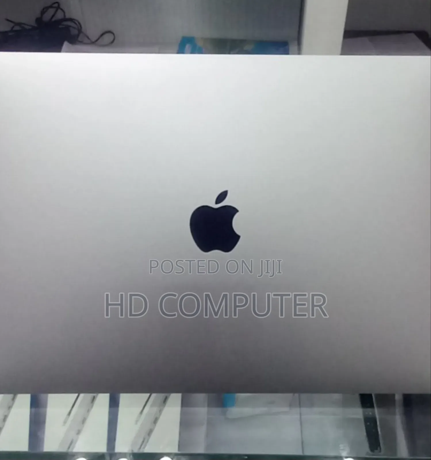 New Laptop Apple MacBook Pro 2020 M1 8GB Apple M1 Pro SSD 256GB