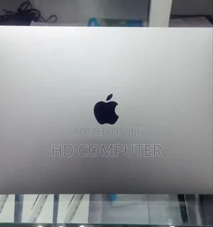 Photo - New Laptop Apple MacBook Pro 2020 M1 8GB Apple M1 Pro SSD 256GB