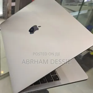 Photo - New Laptop Apple MacBook Pro M1 8GB Apple M1 Pro SSD 256GB