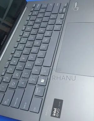 New Laptop Asus ZenBook UX330UA 16GB Intel Core Ultra 7 SSD 1T