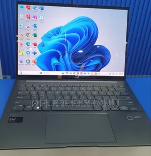 New Laptop Asus ZenBook UX330UA 16GB Intel Core Ultra 7 SSD 1T