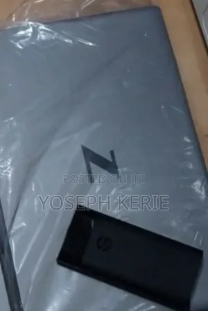 New Laptop HP ZBook Firefly G8 32GB Intel Core I7 SSD 512GB