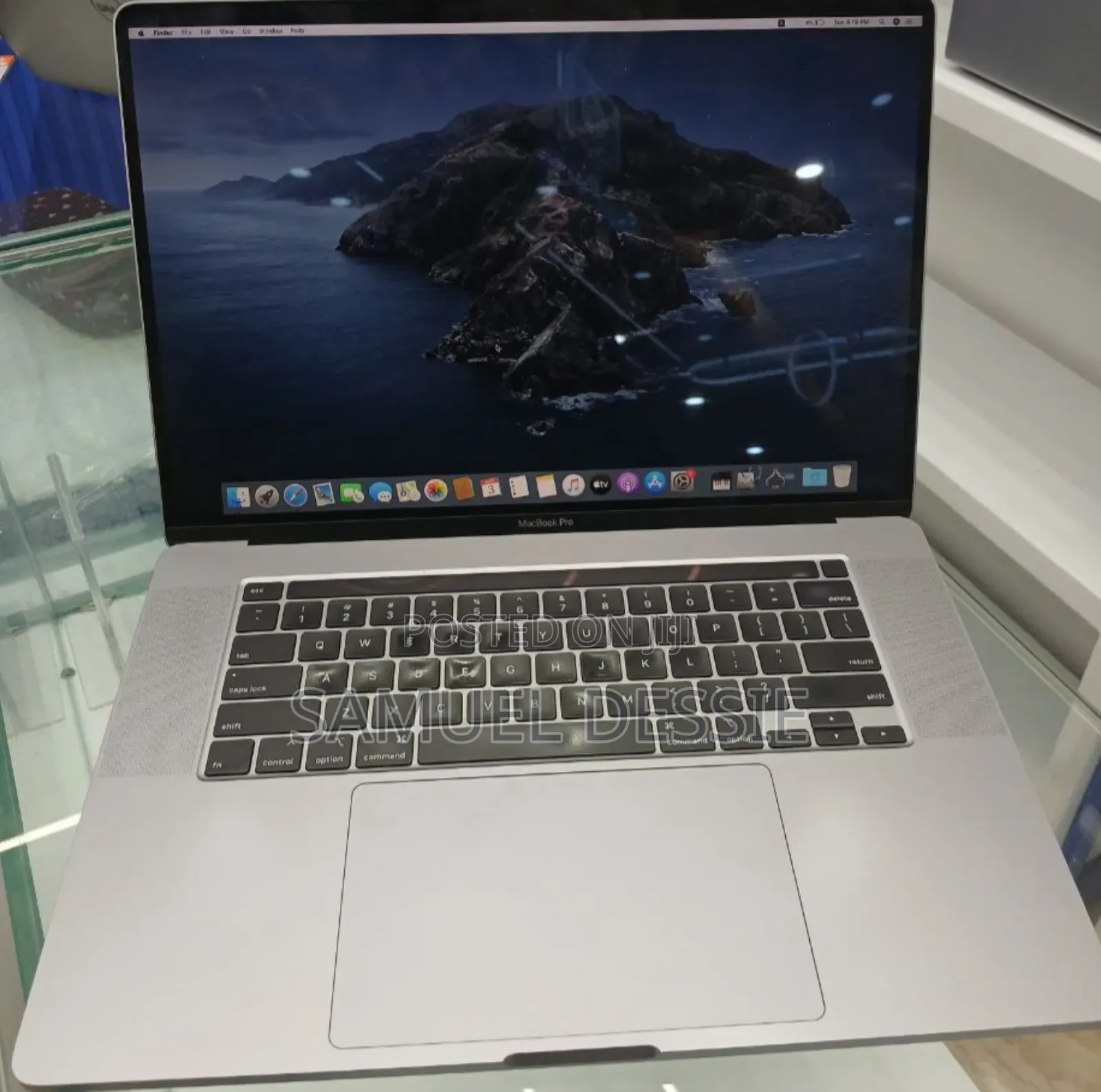 New Laptop Apple MacBook Pro 2019 32GB Intel Core I7 SSD 1T