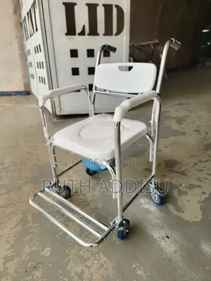 Photo - Commode Wheelchair吞噬toilet Wheelchair癲同commode Wheelchair