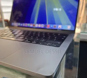 Photo - New Laptop Apple MacBook Pro 2021 M1 16GB Apple M1 SSD 512GB