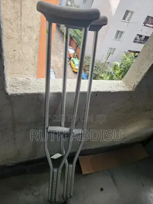 Axillary Bilateral Crutches偏偏crutches𣋡不axillary Crutches