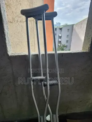 Photo - Axillary Bilateral Crutches朱紅crutches𣋡你crutches Axillary