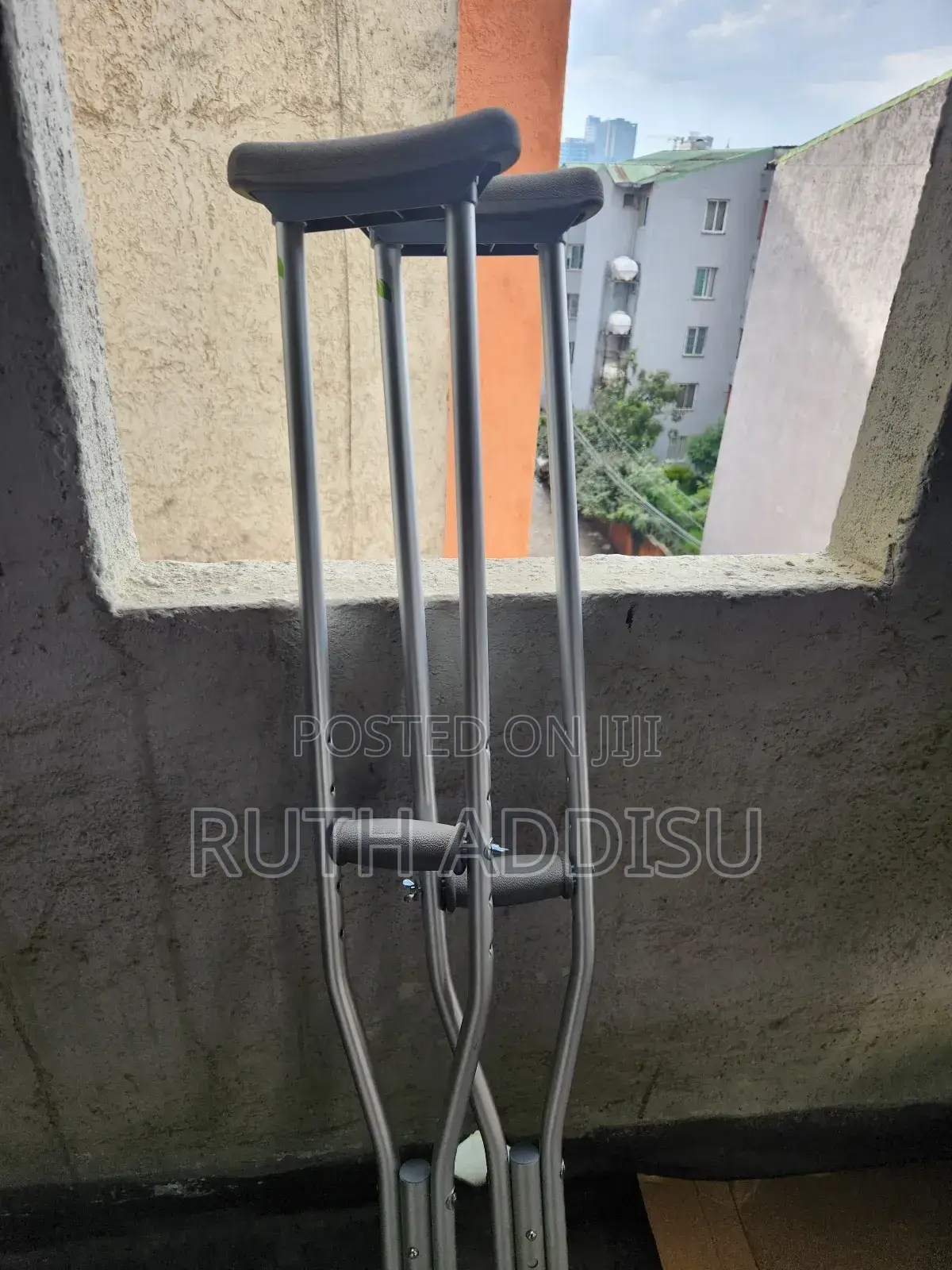 Crutches㫵日axillary Crutches肇事bilateral Axillary Crutches