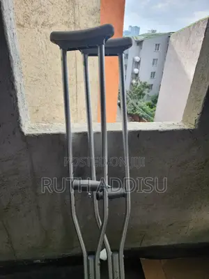 Crutches㫵日axillary Crutches肇事bilateral Axillary Crutches