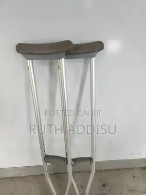 Photo - Axillary Crutches懲治brand New Axillary Bilateral Crutches