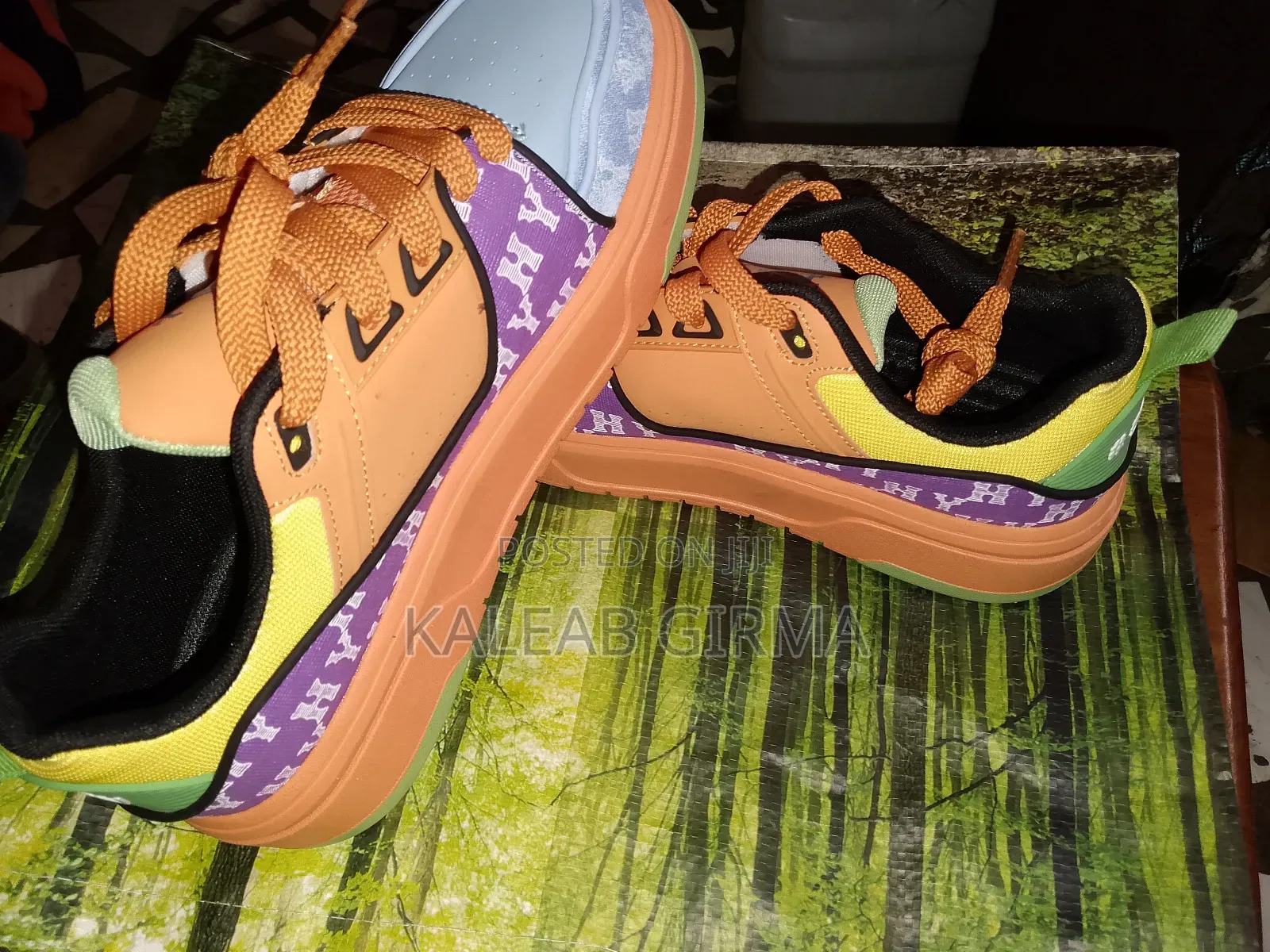 Naked Wolf and Multi-Color Lv-Style Shoes