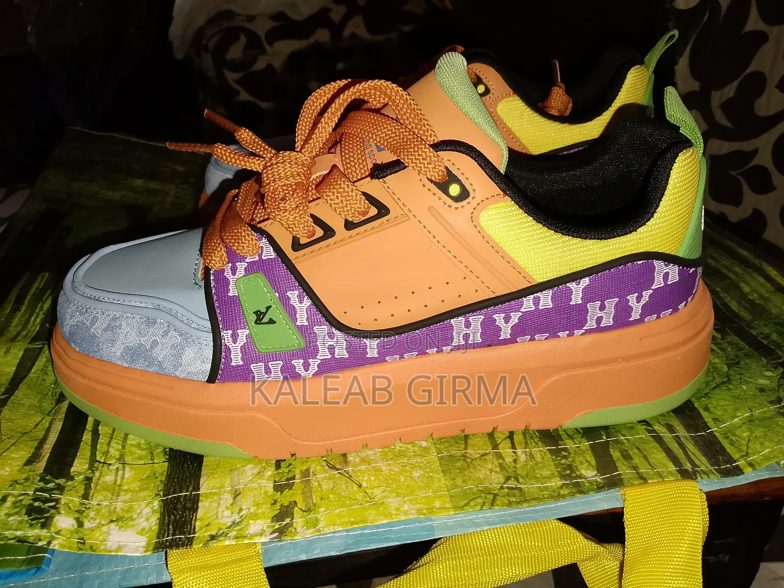 Naked Wolf and Multi-Color Lv-Style Shoes