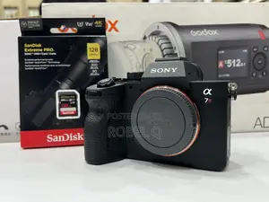 Photo - Sony A7 R Iv Ultra-High-Resolution Camera