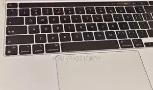 Photo - New Laptop Apple MacBook Pro M1 8GB AMD Ryzen 7 SSD 256GB