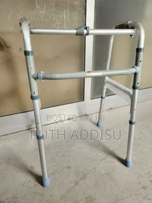 Photo - Foldable Walker管轄stainless Walker喬治medical Walker长了walker