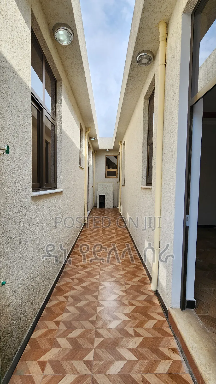 Furnished 5bdrm Farm House in አዲስ አበባ, Bole for sale