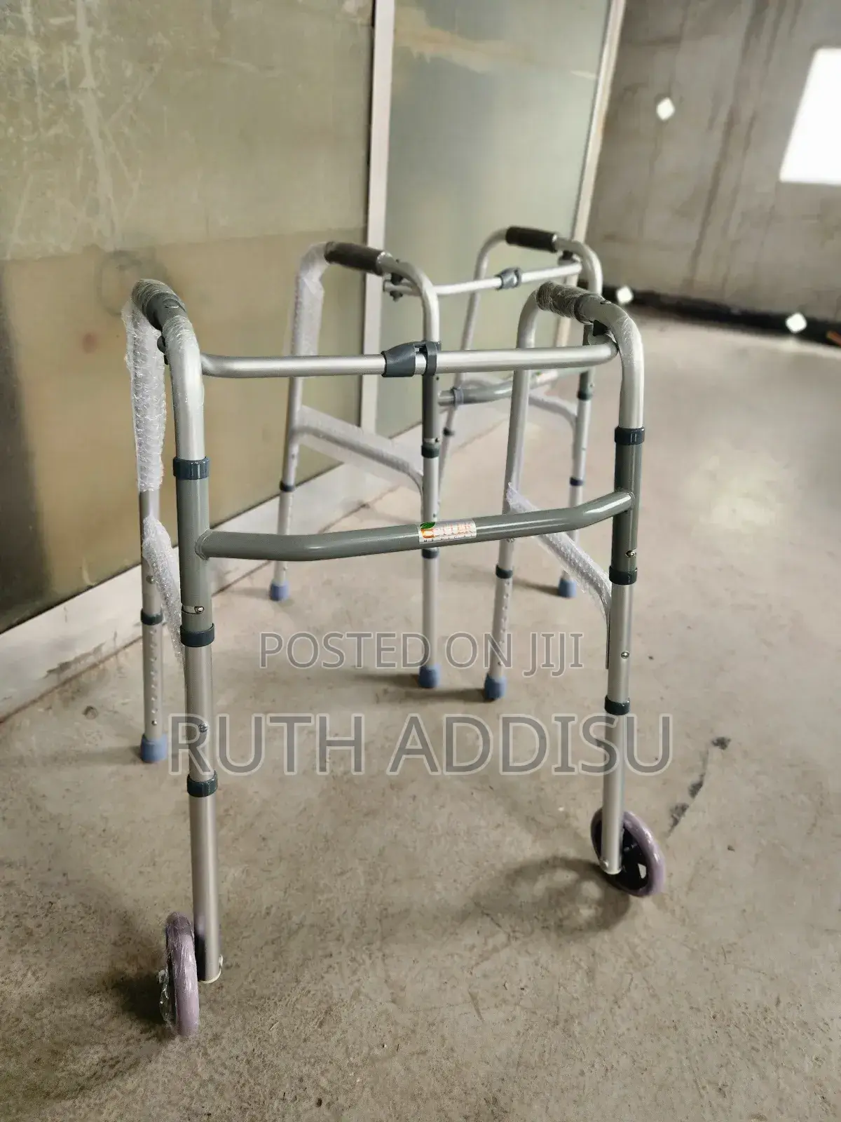 Walker垢和stainless Medical Walkerwalker ወከር የሚታጠፍ አልሙኒየም ወከር