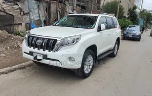 Photo - Toyota Land Cruiser Prado 2017 White