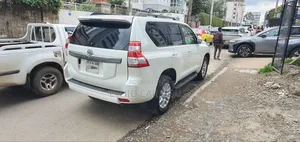 Toyota Land Cruiser Prado 2017 White