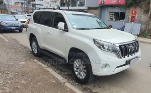 Toyota Land Cruiser Prado 2017 White