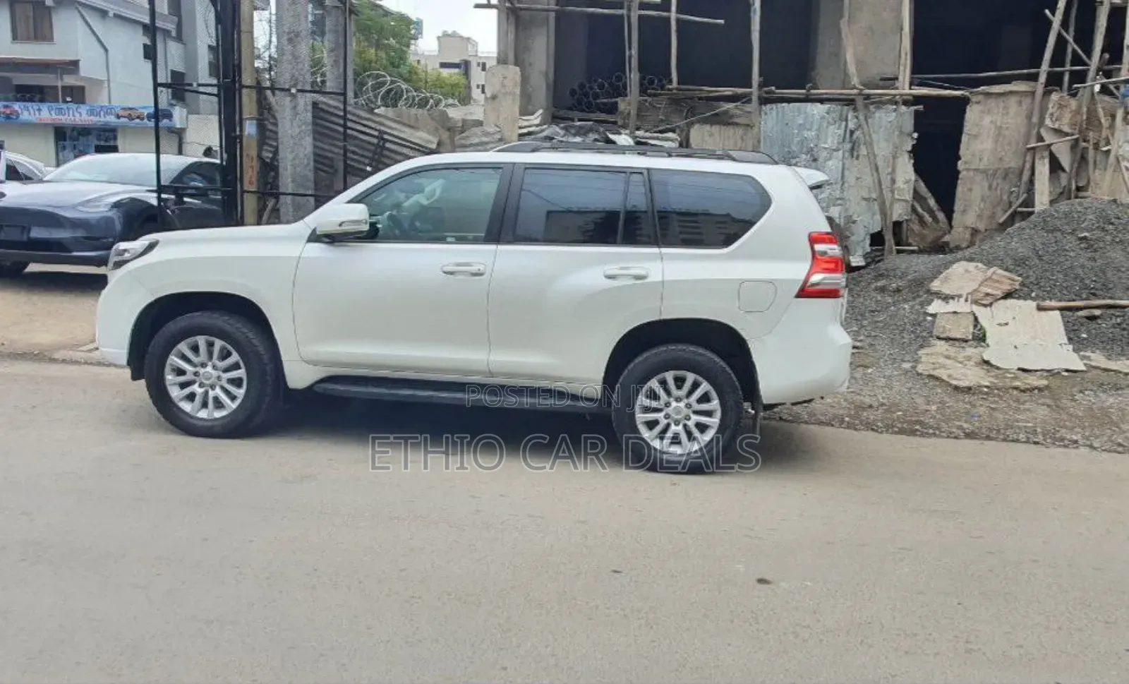 Toyota Land Cruiser Prado 2017 White