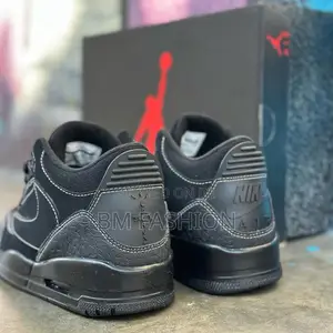 Air Jordan3 Retro «Black Cat» Sneaker and Streetwear Retail